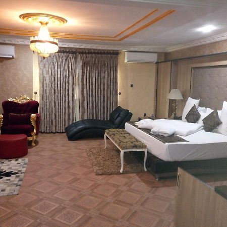 Eterno Hotel Benin City Esterno foto