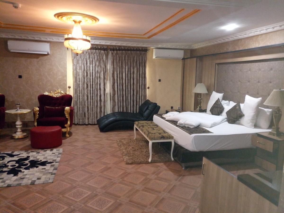 Eterno Hotel Benin City Esterno foto